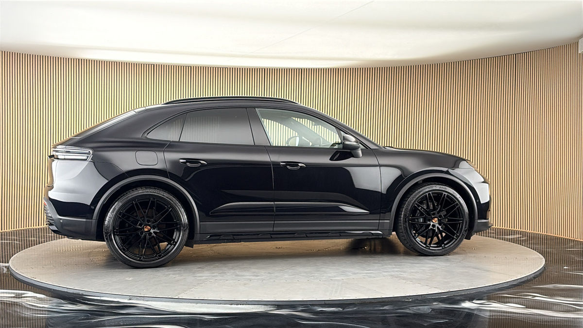 More views of Porsche Macan