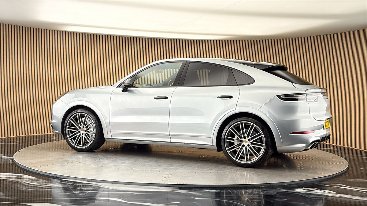 More views of Porsche Cayenne