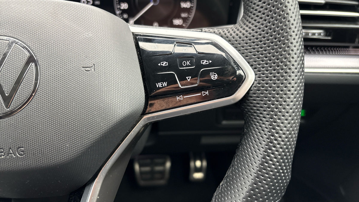 Volkswagen Touareg Image 14
