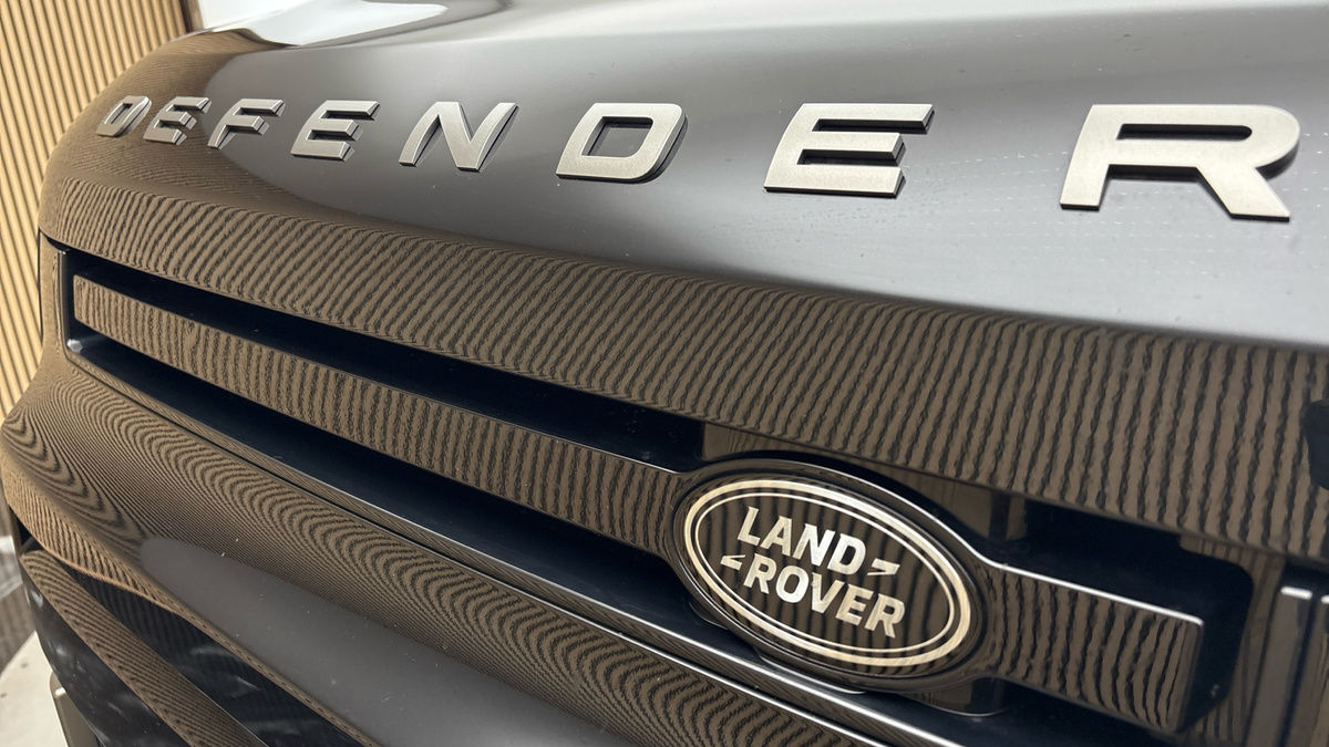 Land Rover Defender 90 Image 24