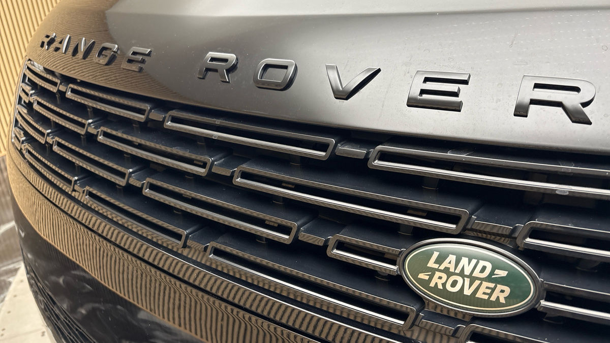 Land Rover Range Rover Sport Image 24