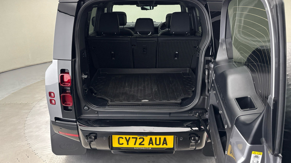 Land Rover Defender 110 Urban Image 11