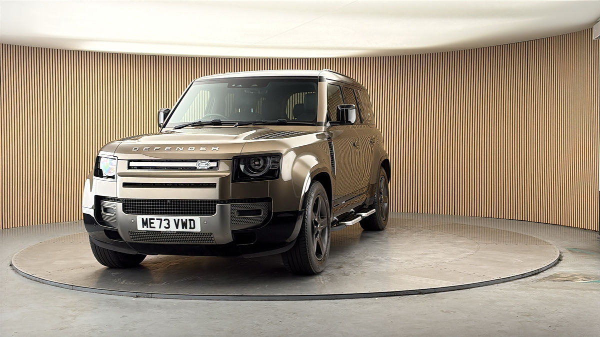More views of Land Rover Defender 110