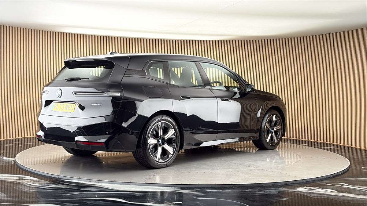 BMW iX Image 21