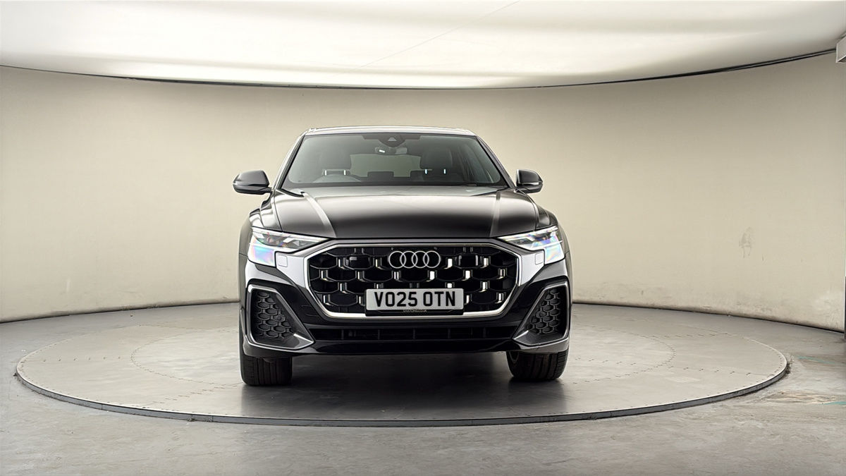 More views of Audi Q8