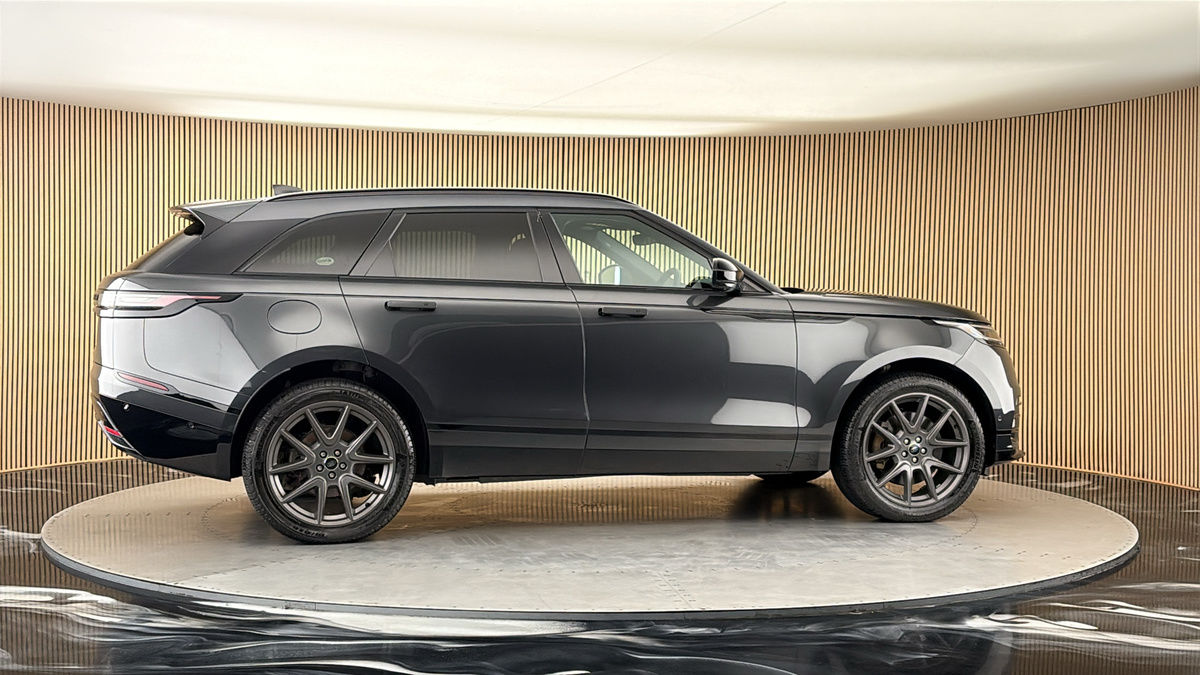 More views of Land Rover Range Rover Velar