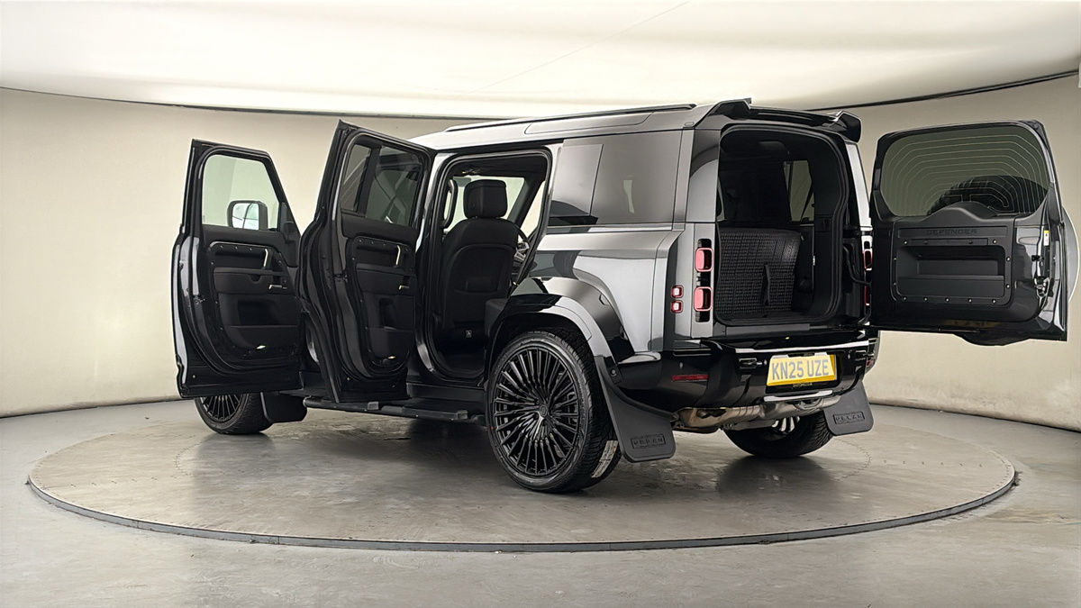 More views of Land Rover Defender 110