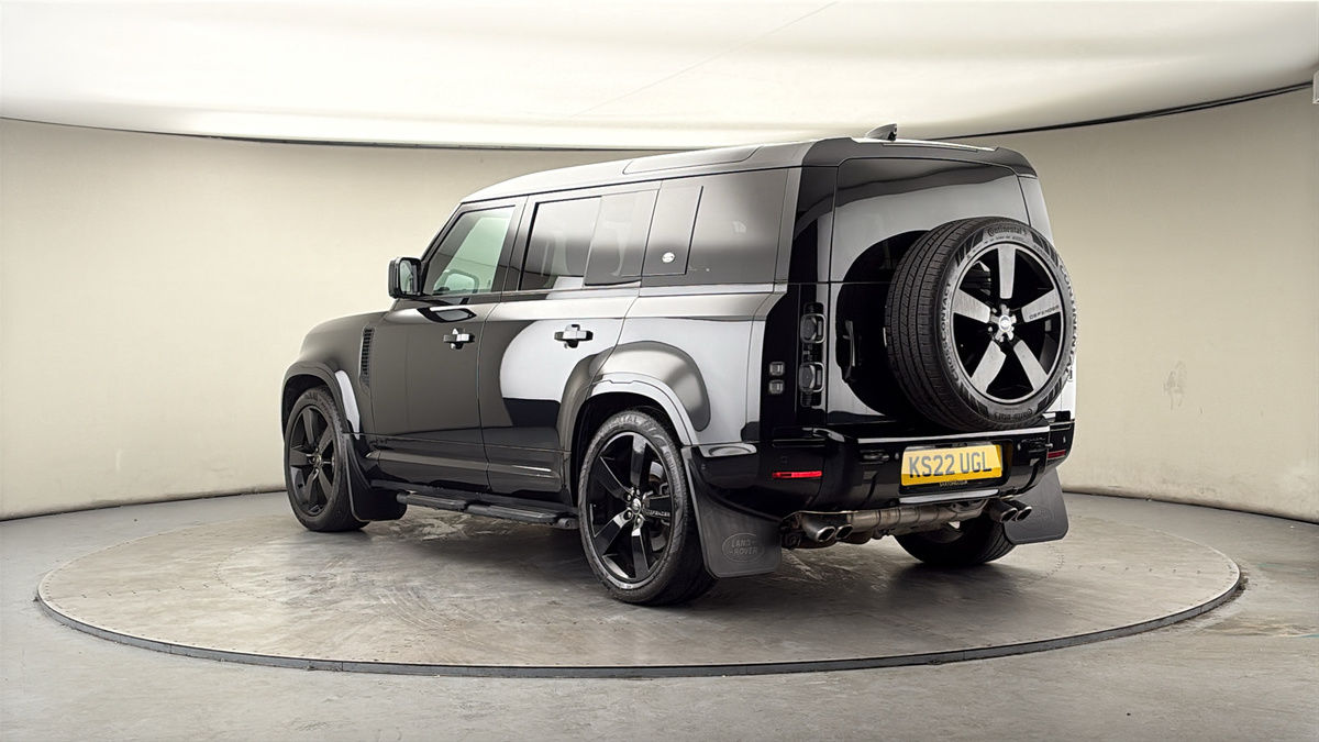 Land Rover Defender 110 Image 2