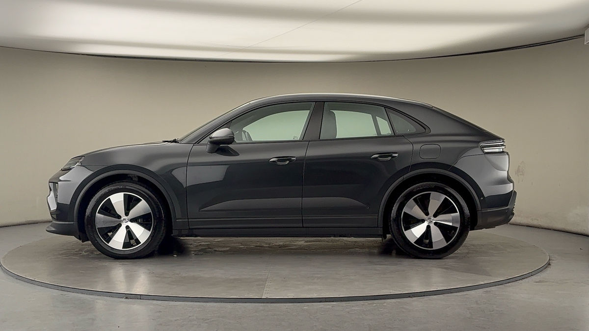 Porsche Macan Image 15