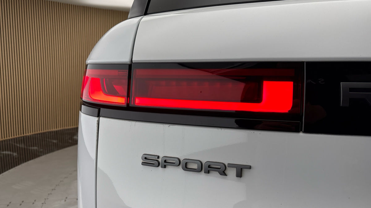 Land Rover Range Rover Sport Image 37