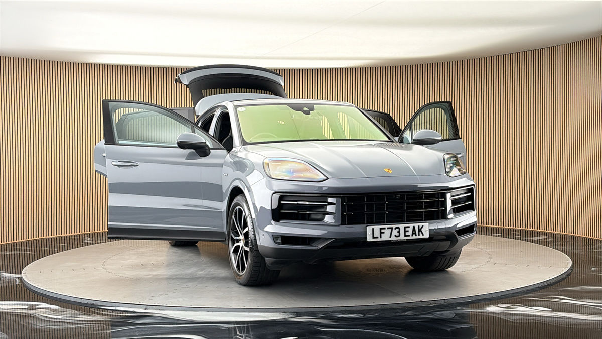 More views of Porsche Cayenne