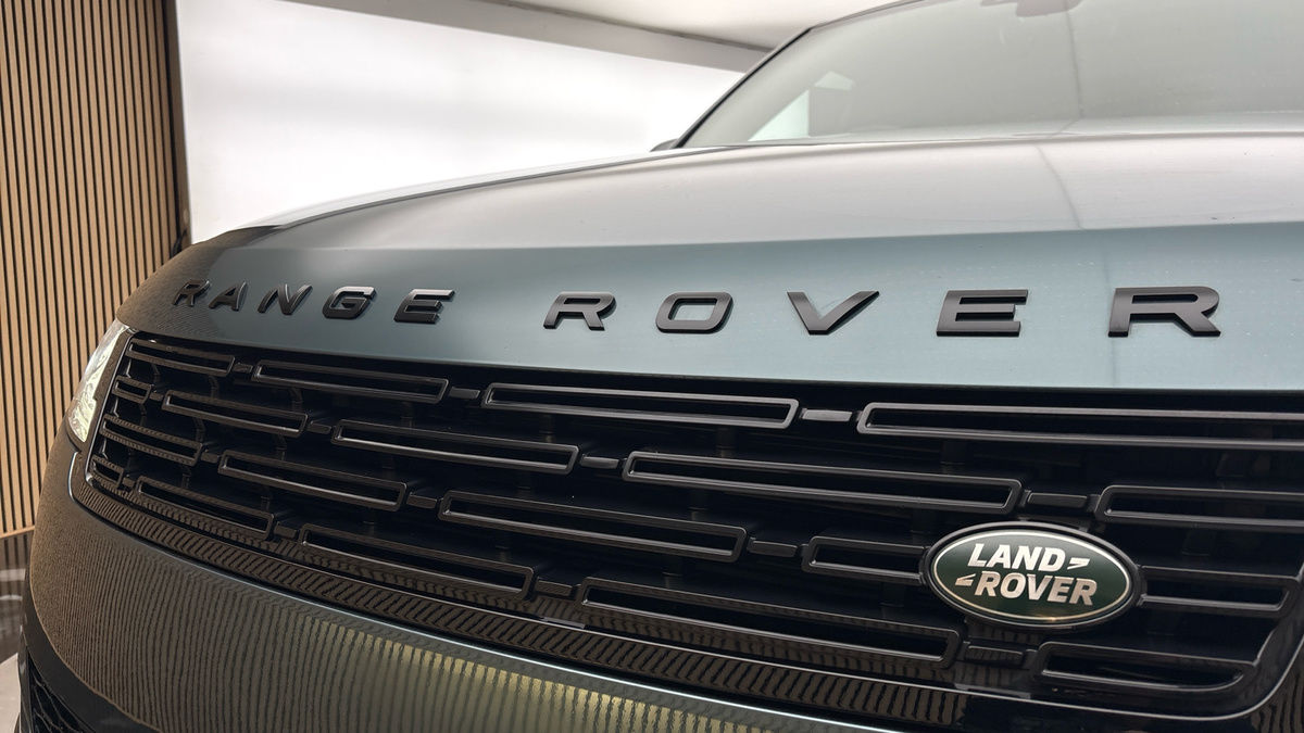 Land Rover Range Rover Sport Image 24