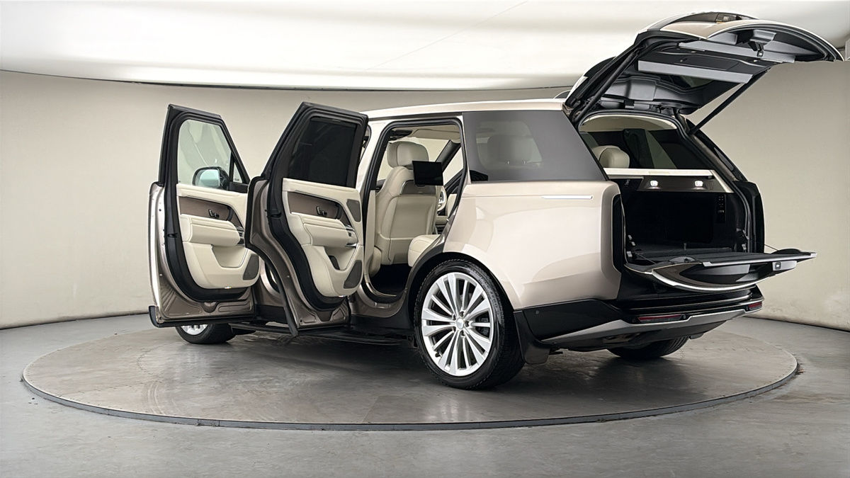 More views of Land Rover Range Rover