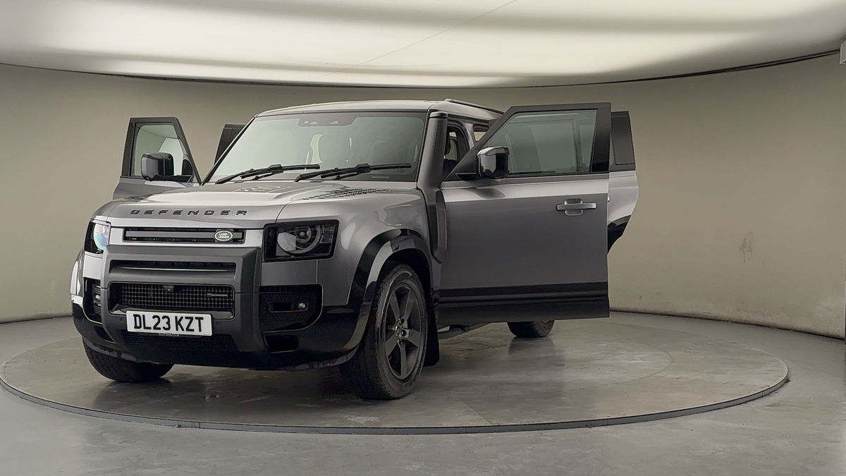 More views of Land Rover Defender 110