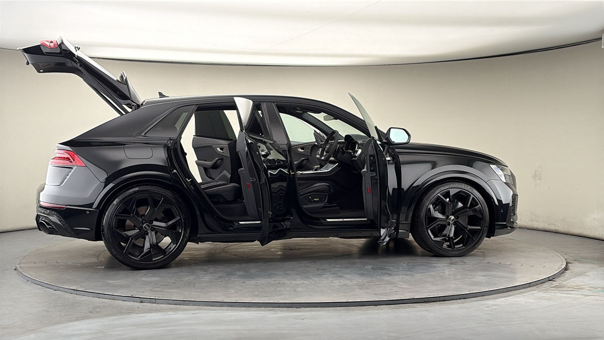 More views of Audi RSQ8