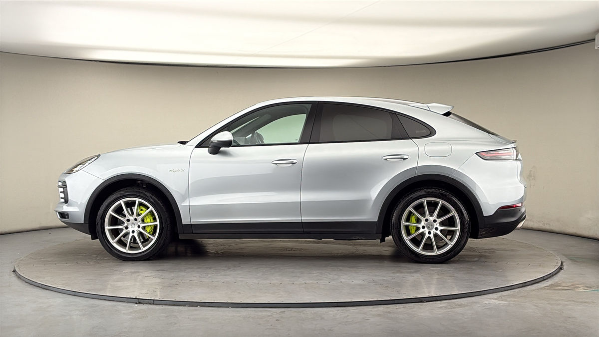 More views of Porsche Cayenne