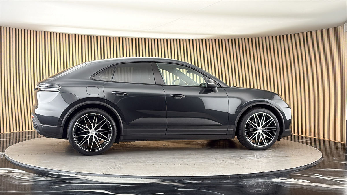 More views of Porsche Macan