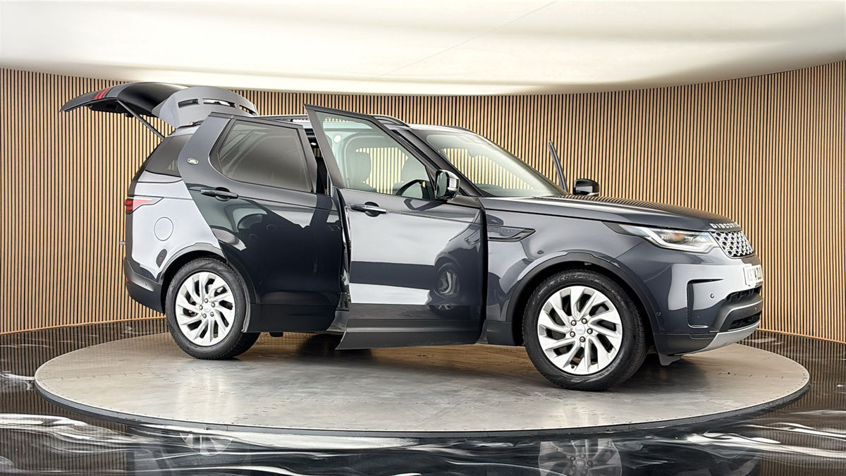 More views of Land Rover Discovery