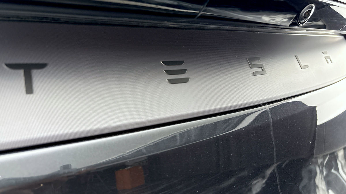 Tesla Model Y Image 24