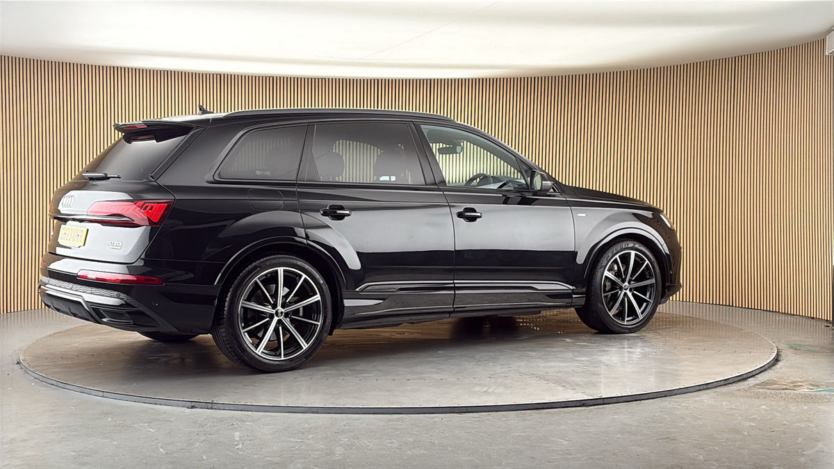 More views of Audi Q7