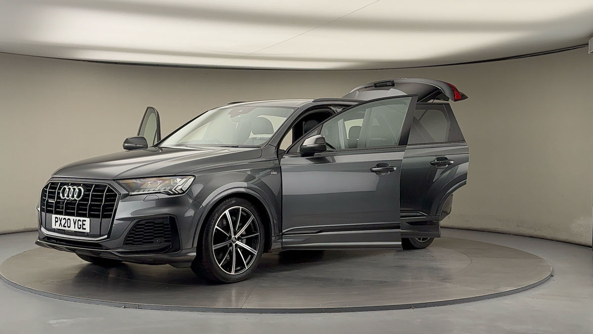 More views of Audi Q7