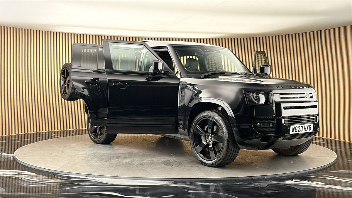 More views of Land Rover Defender 110