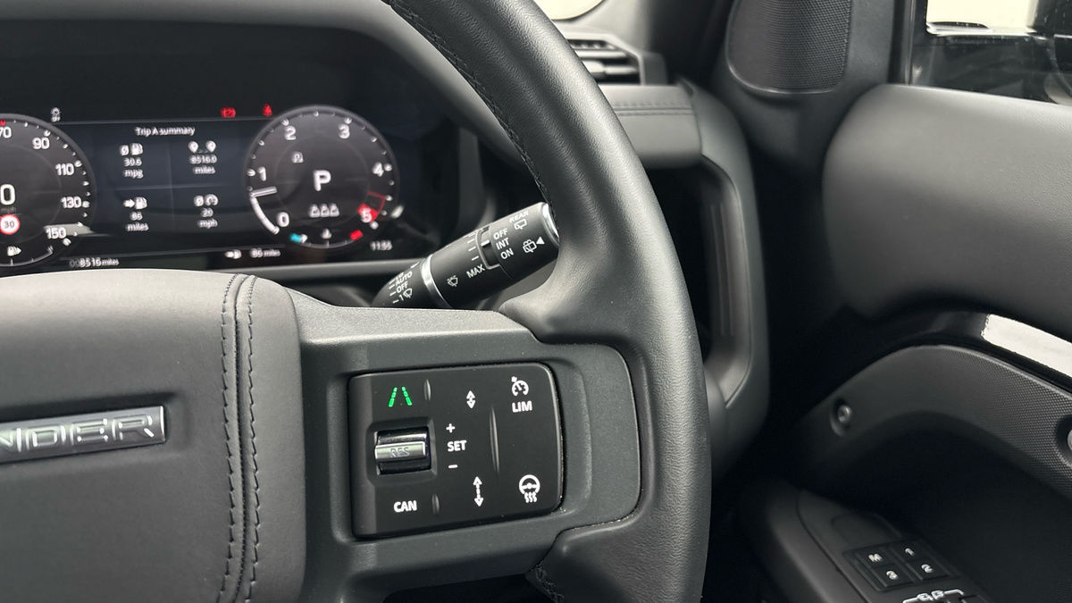 Land Rover Defender 110 Urban Image 14