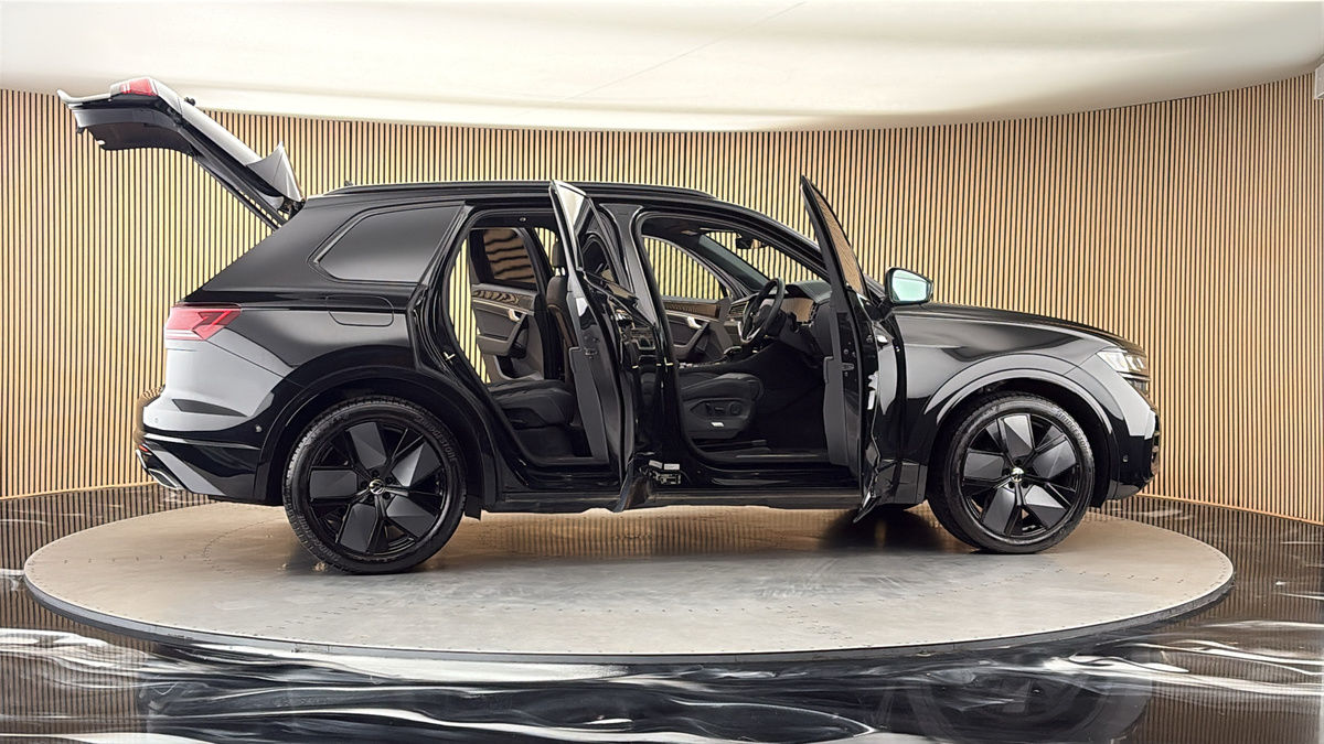 More views of Volkswagen Touareg