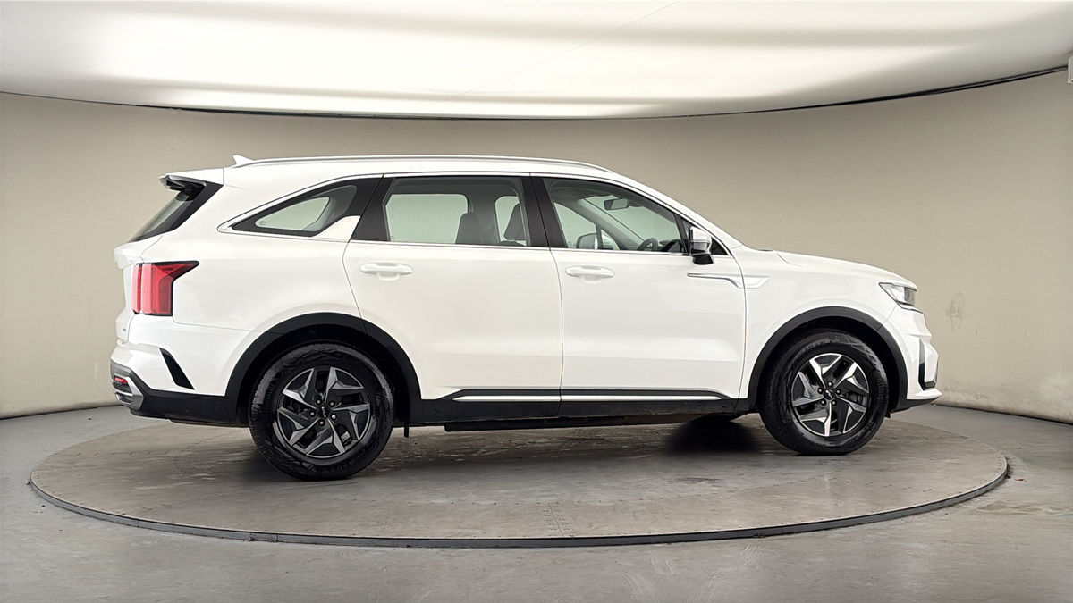 More views of Kia Sorento