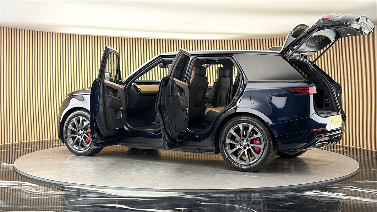 More views of Land Rover Range Rover Sport