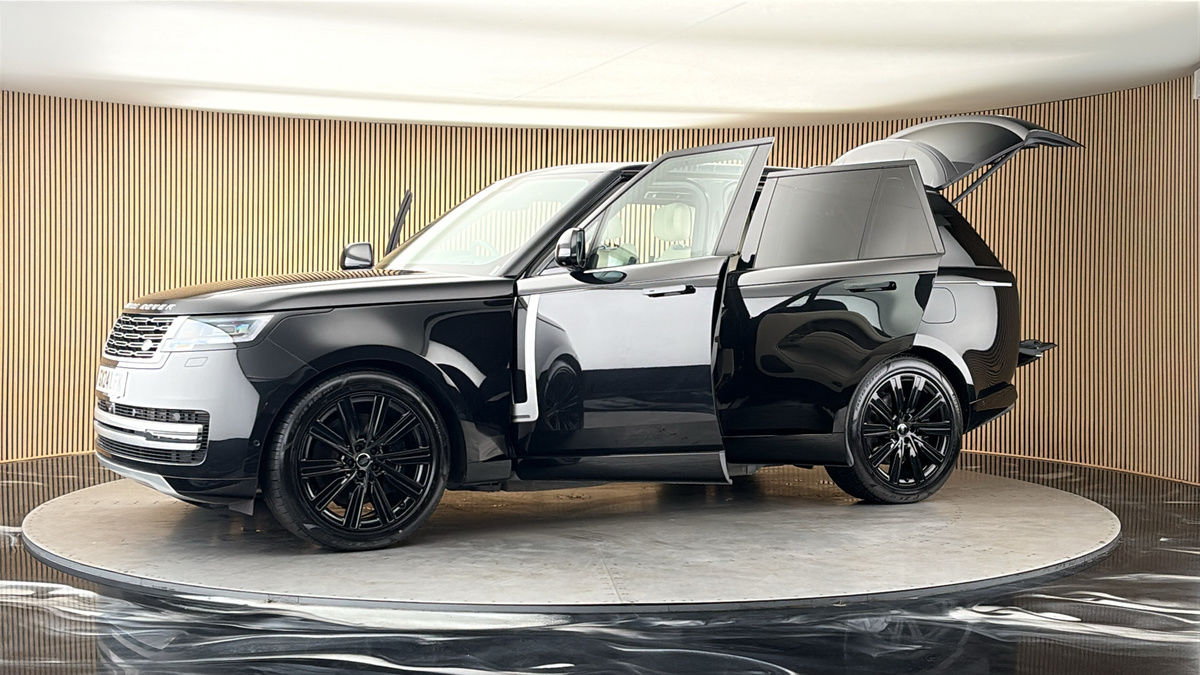 More views of Land Rover Range Rover