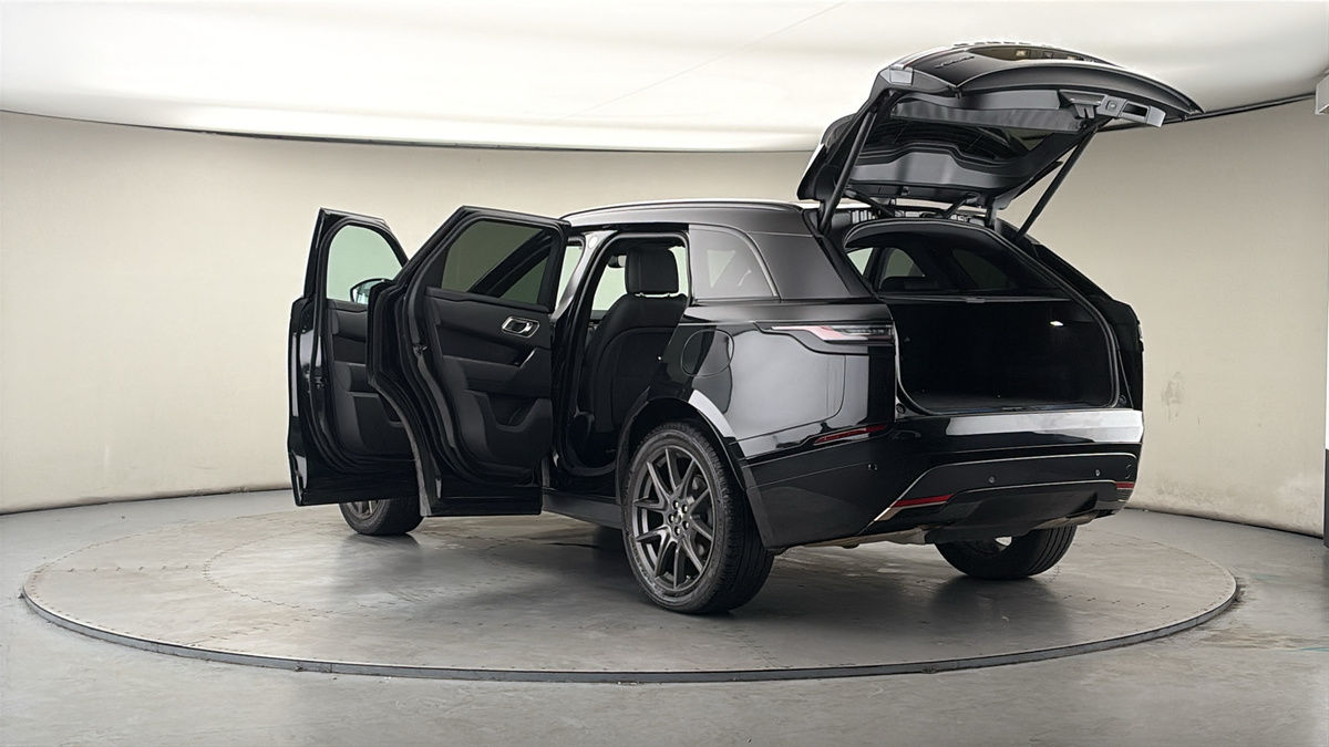 Land Rover Range Rover Velar Image 23