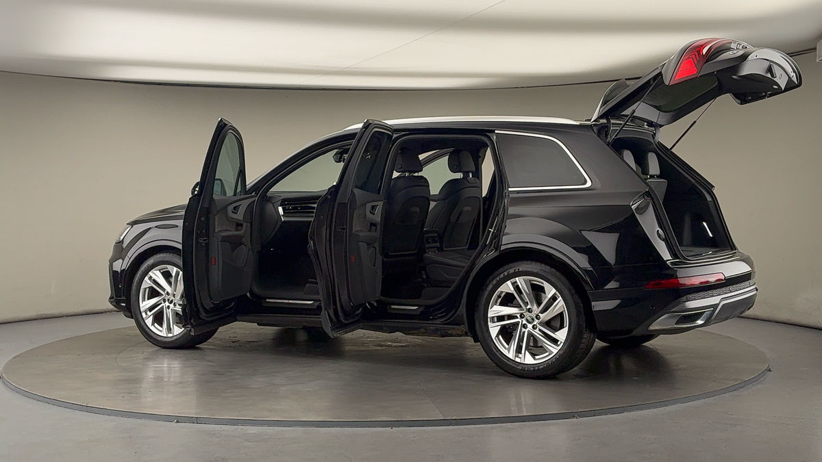 More views of Audi Q7