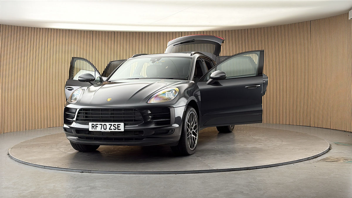 More views of Porsche Macan