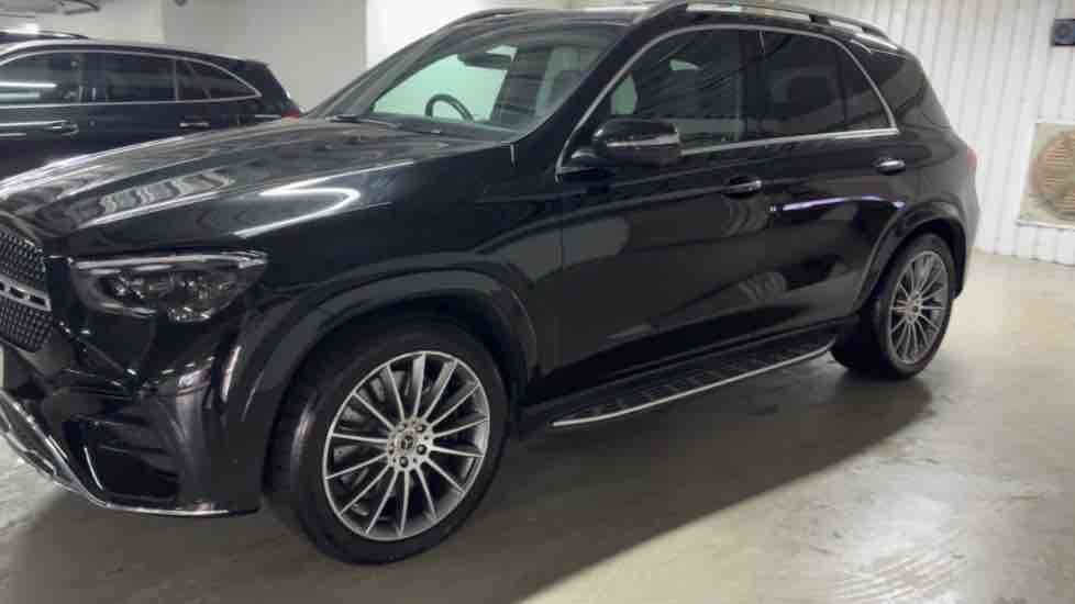 More views of Mercedes-Benz GLE