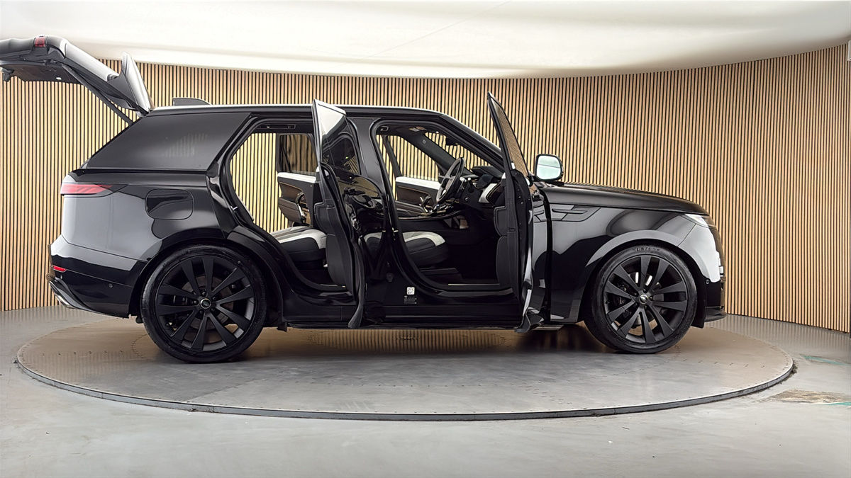 More views of Land Rover Range Rover Sport