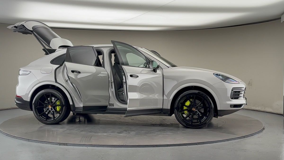 More views of Porsche Cayenne