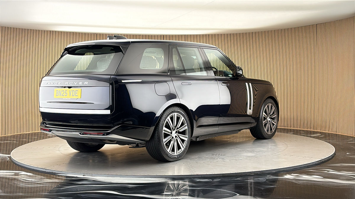 More views of Land Rover Range Rover