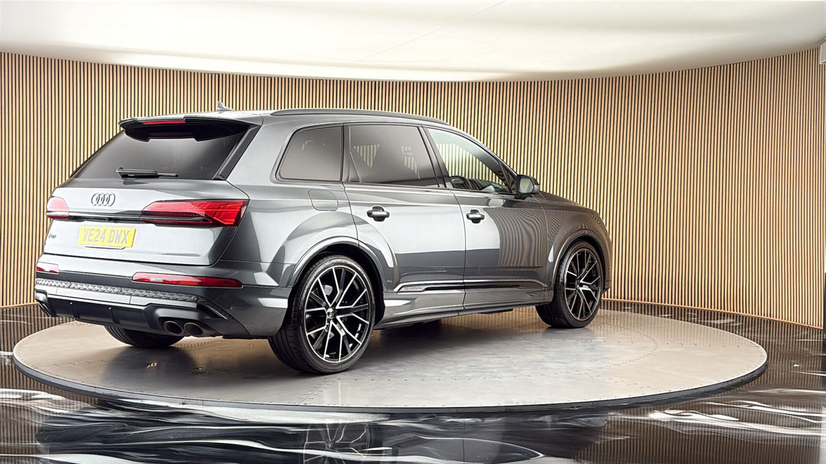 Audi SQ7 Image 21