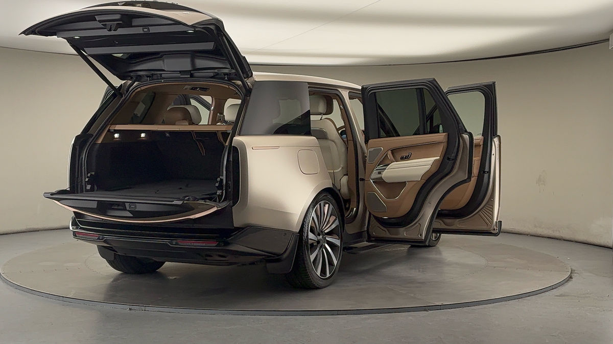 More views of Land Rover Range Rover