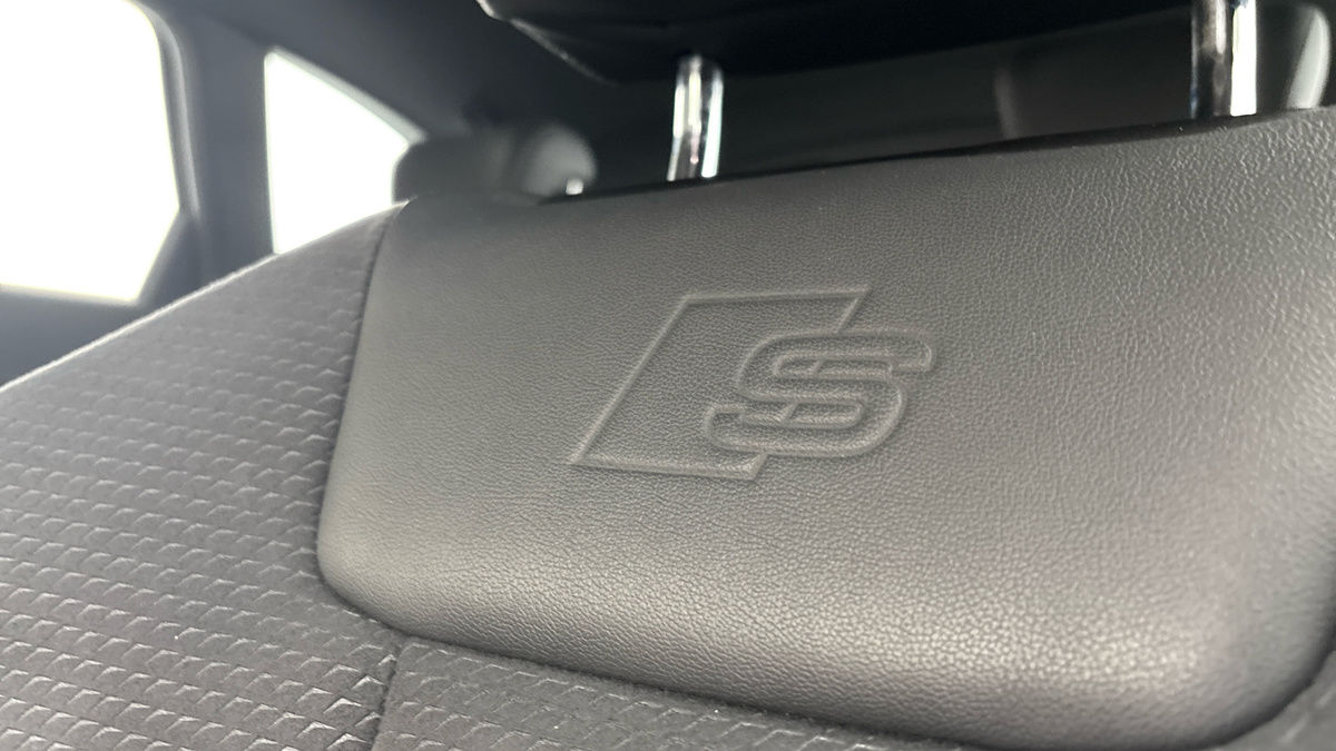 Audi A4 Avant Image 6