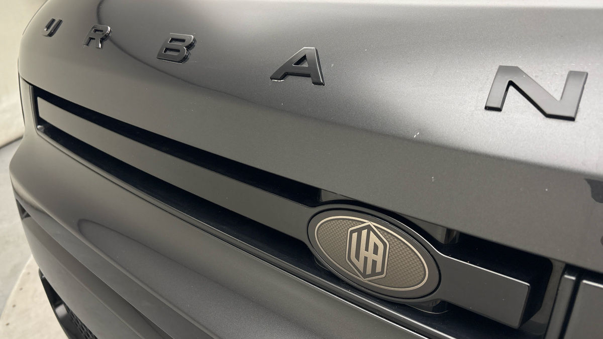 Land Rover Defender 90 Urban Image 24