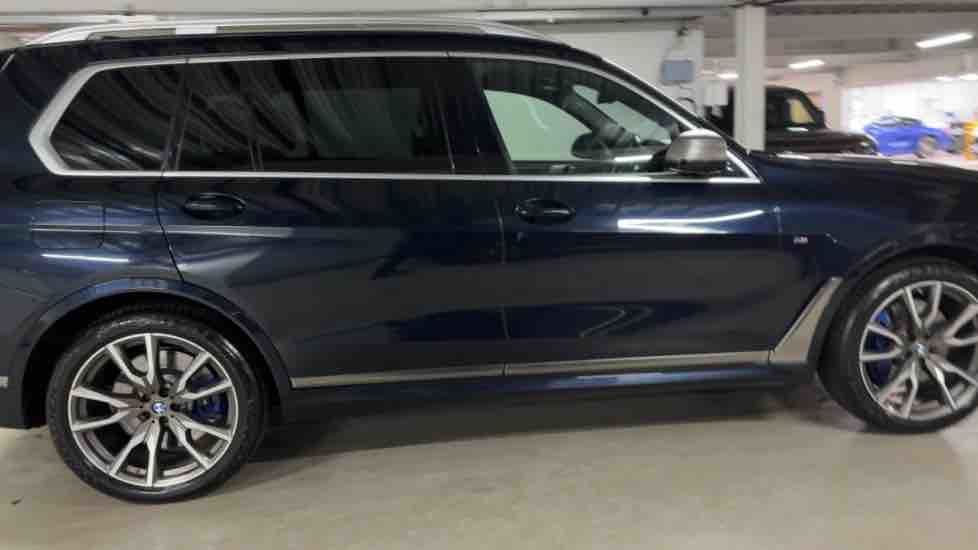 More views of BMW X7