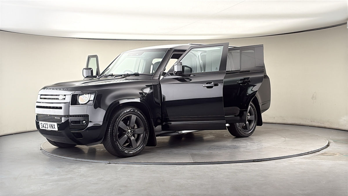 Land Rover Defender 130 Image 22