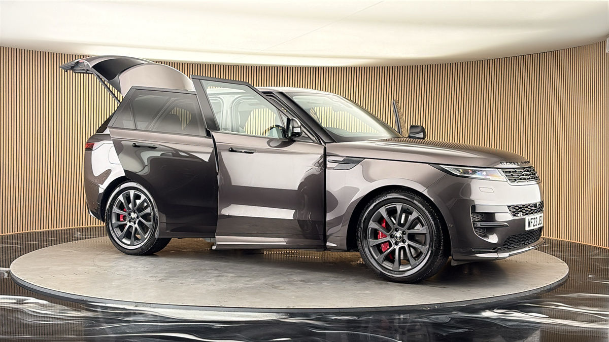 More views of Land Rover Range Rover Sport