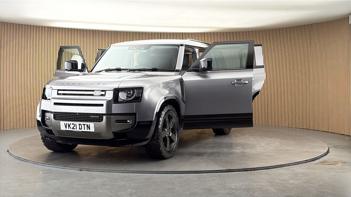 More views of Land Rover Defender 110