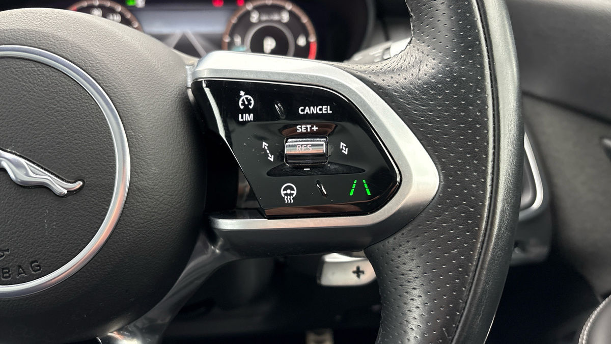 Jaguar E-PACE Image 14