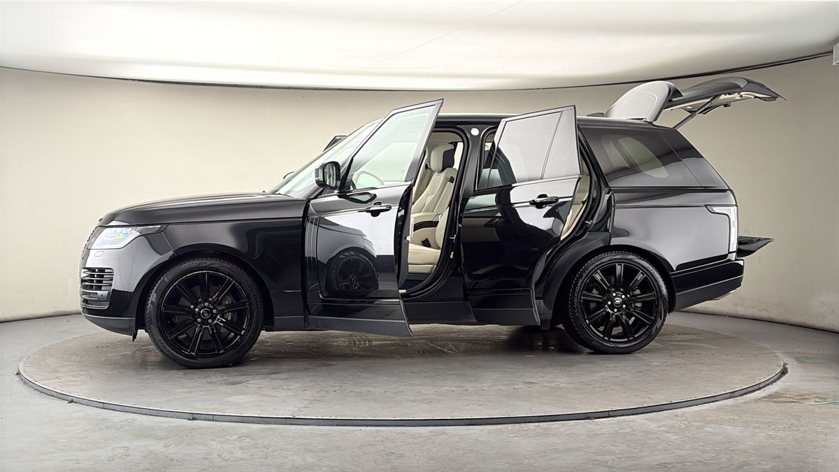 More views of Land Rover Range Rover