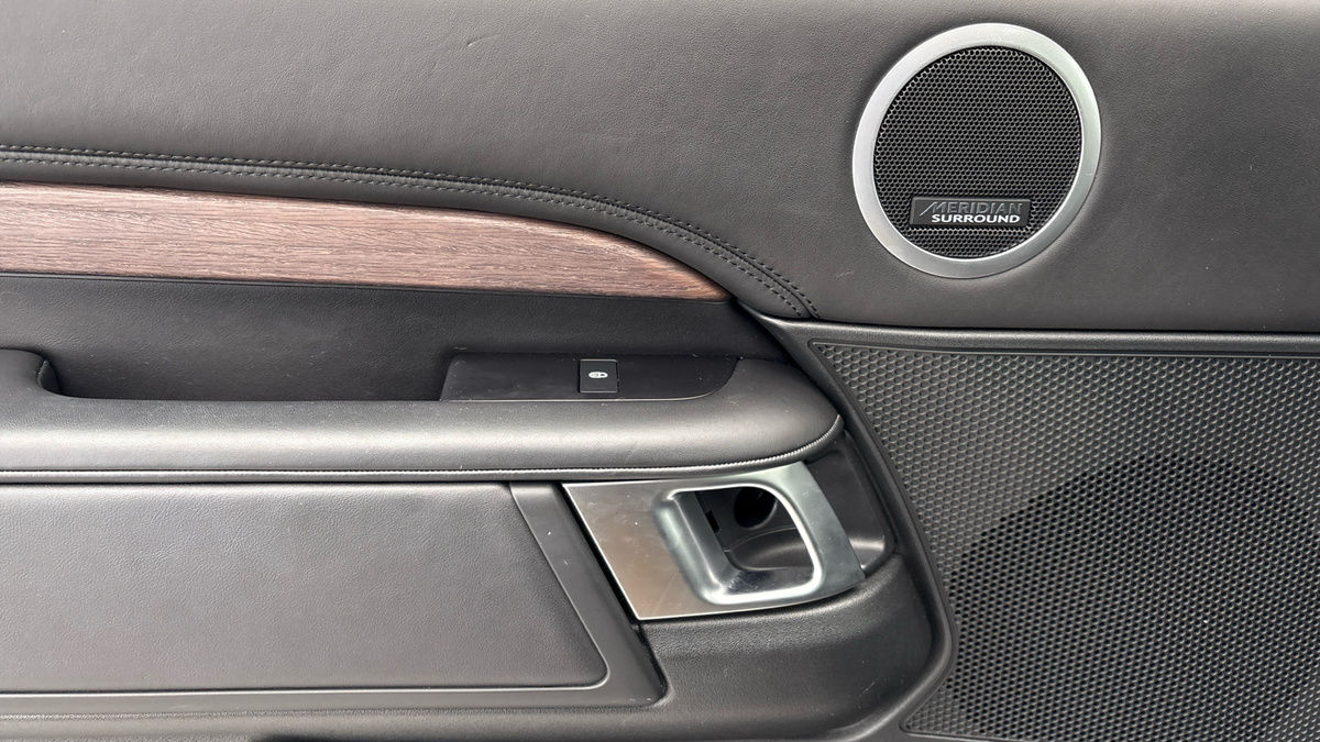 Land Rover Discovery Image 19