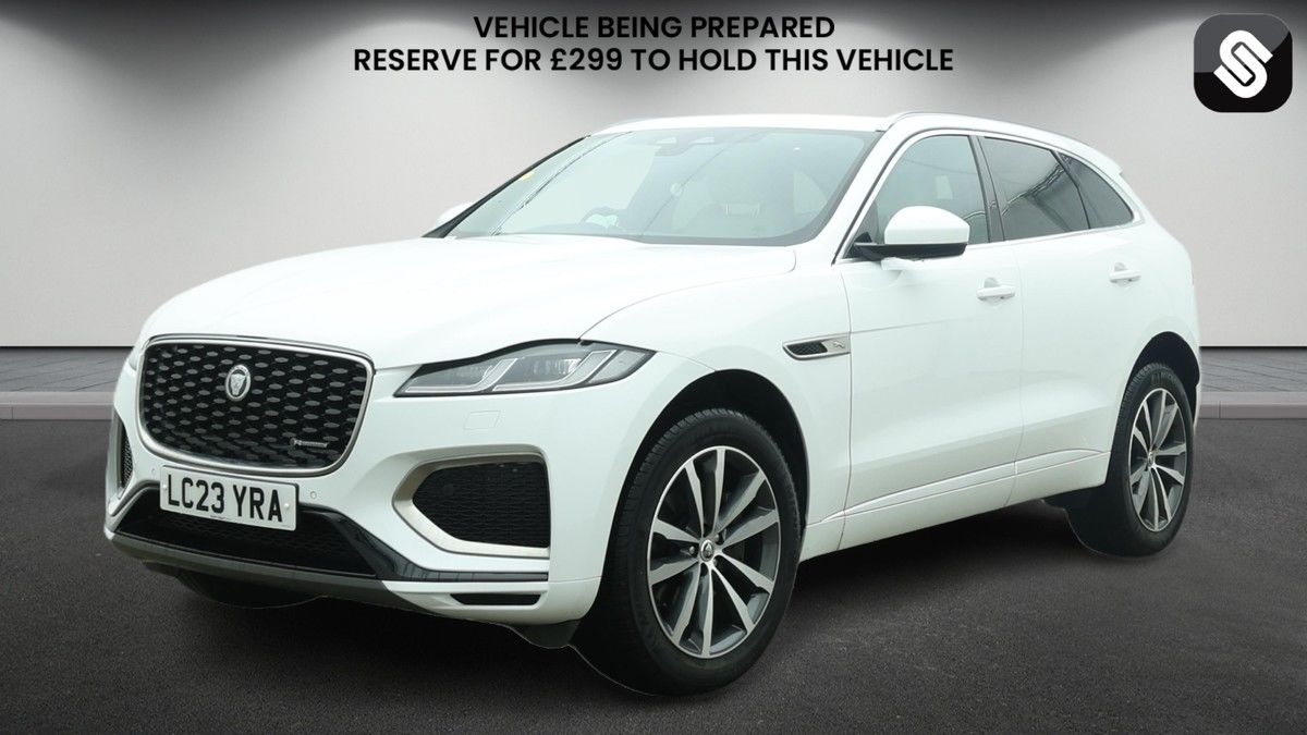 Jaguar F-PACE Image 2